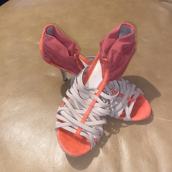 🍒 Fendi 🍒 - Picture 2 of 8